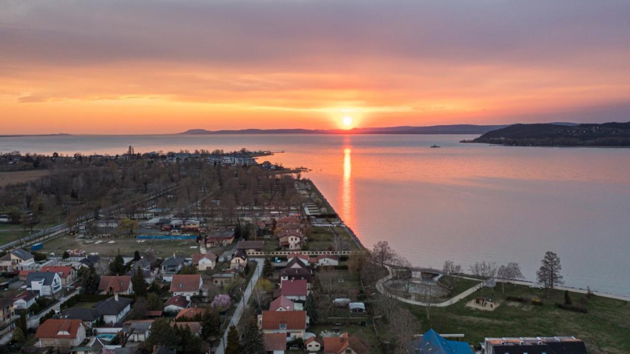 Balatonic Sky Appartement Zamárdi Buitenkant foto